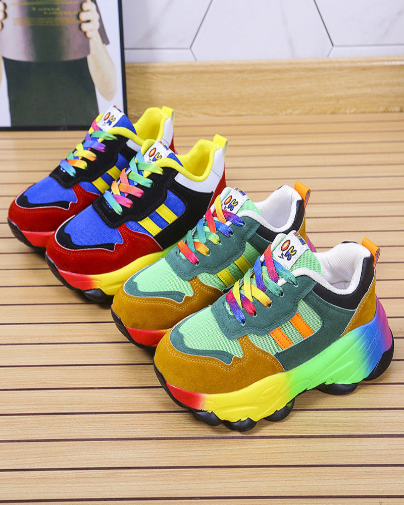 Sporty lace-up shoes