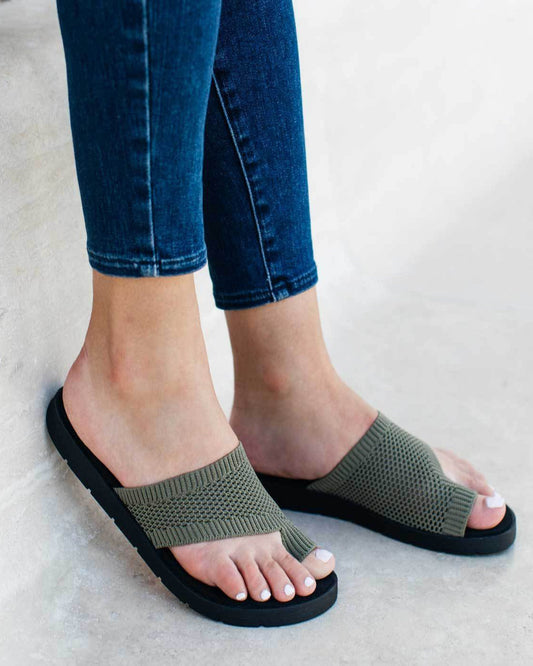 Breathable stretch fabric sandal