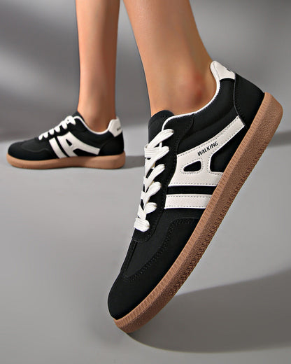 Chaussures classiques à rayures contrastées